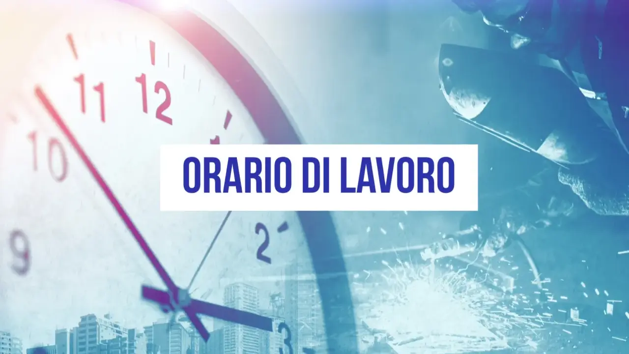 Orologio e operaio al lavoro, con testo "ORARIO DI LAVORO". Possibili motivazioni per cambio orario di lavoro.