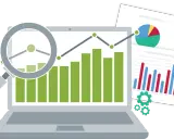 Analisi di grafici e dati su un laptop, con lente d'ingrandimento e ingranaggi, per monitorare gli indici di produttività.